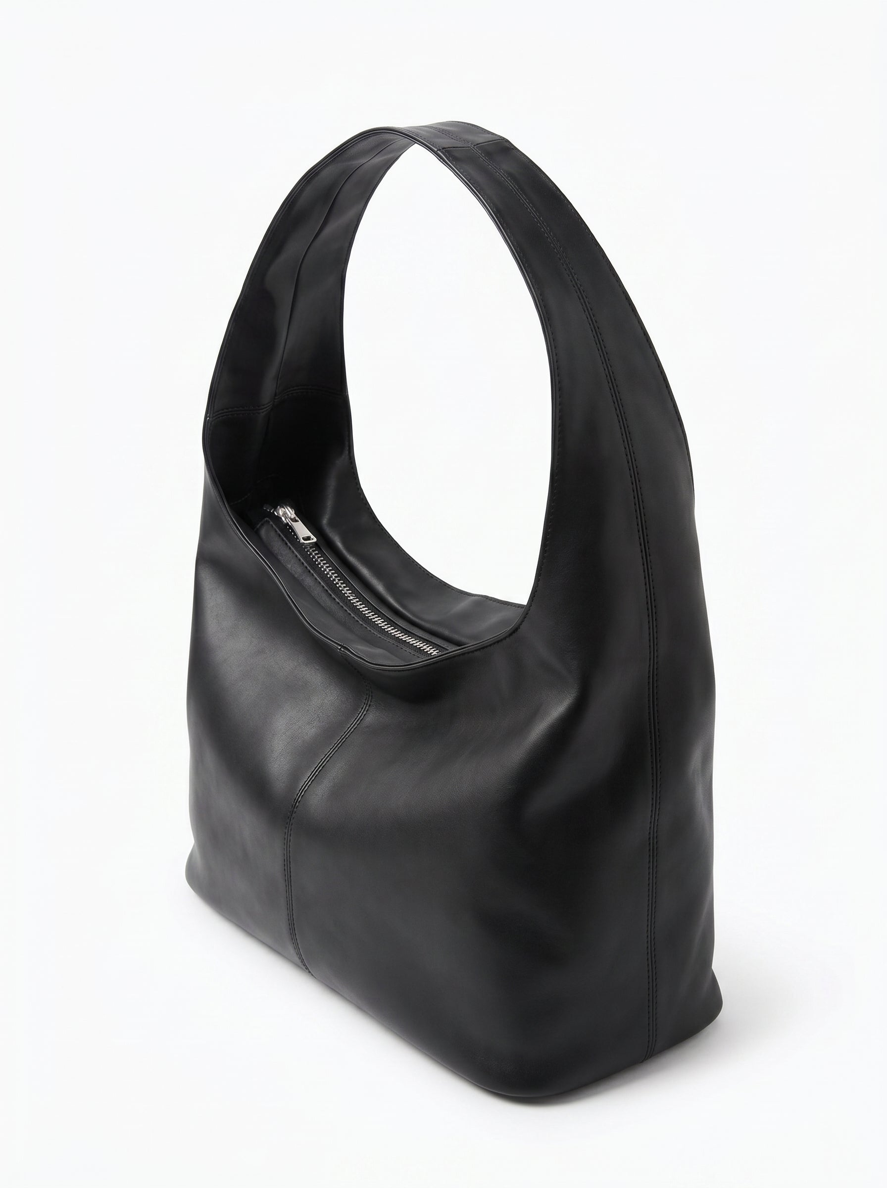 BOLSO HOBO CON COSTURAS