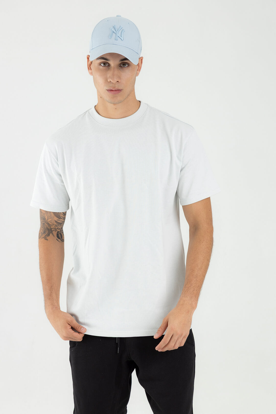 LIGHT REGULAR FIT T-SHIRT