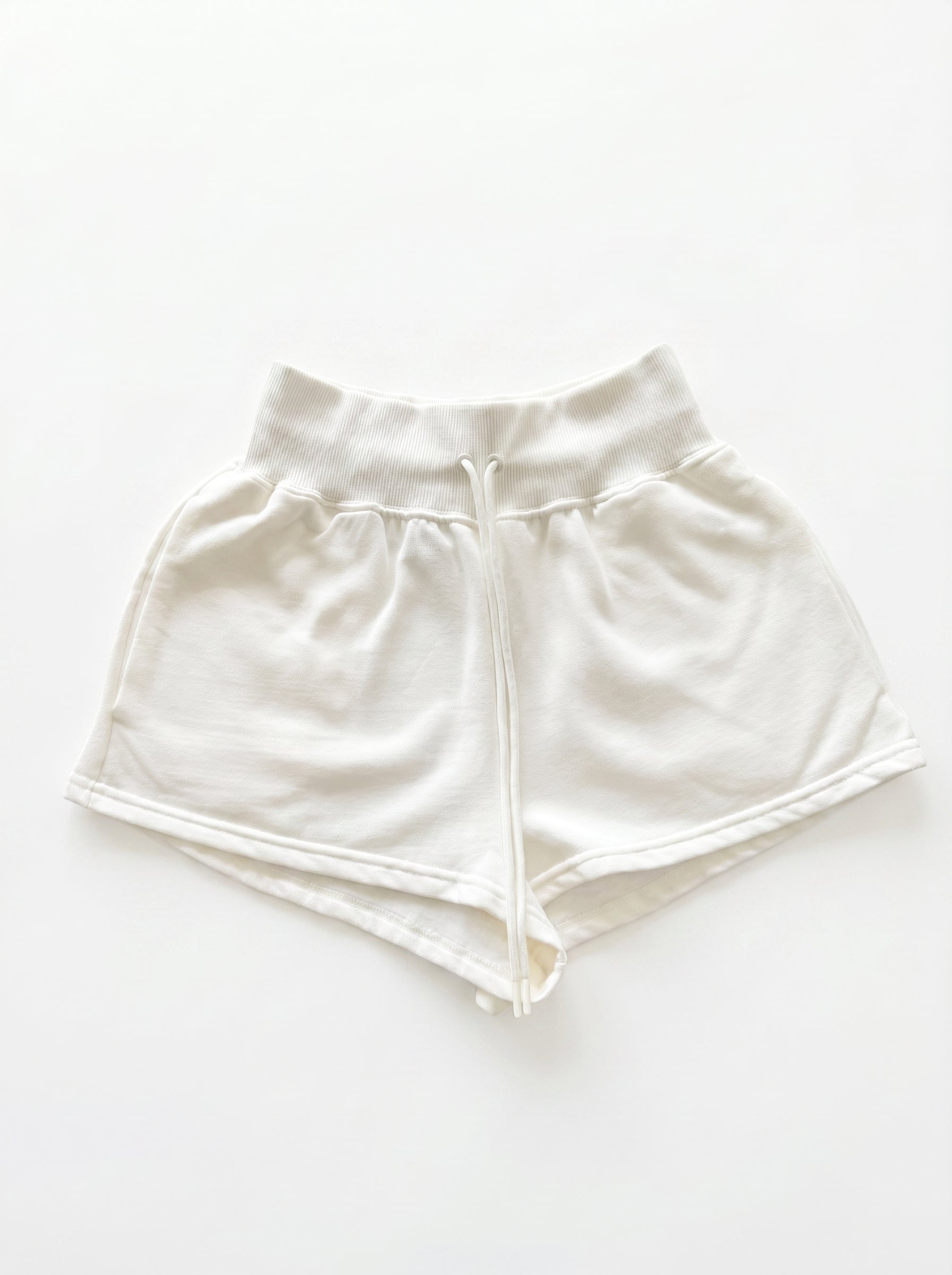SHORTS PRETINA ANCHA