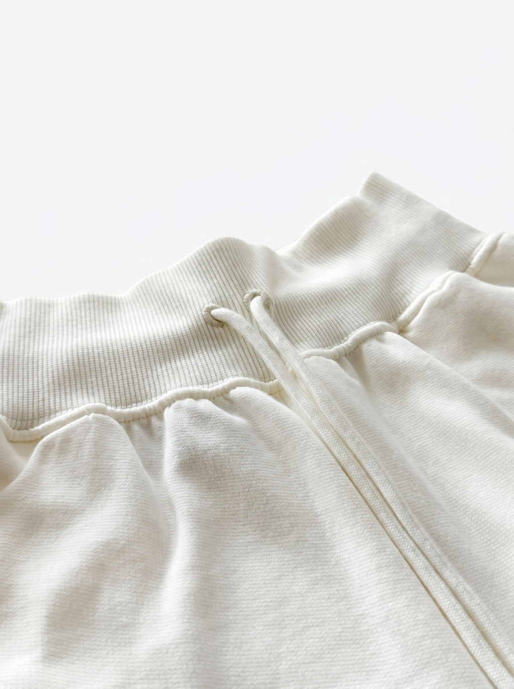 SHORTS PRETINA ANCHA