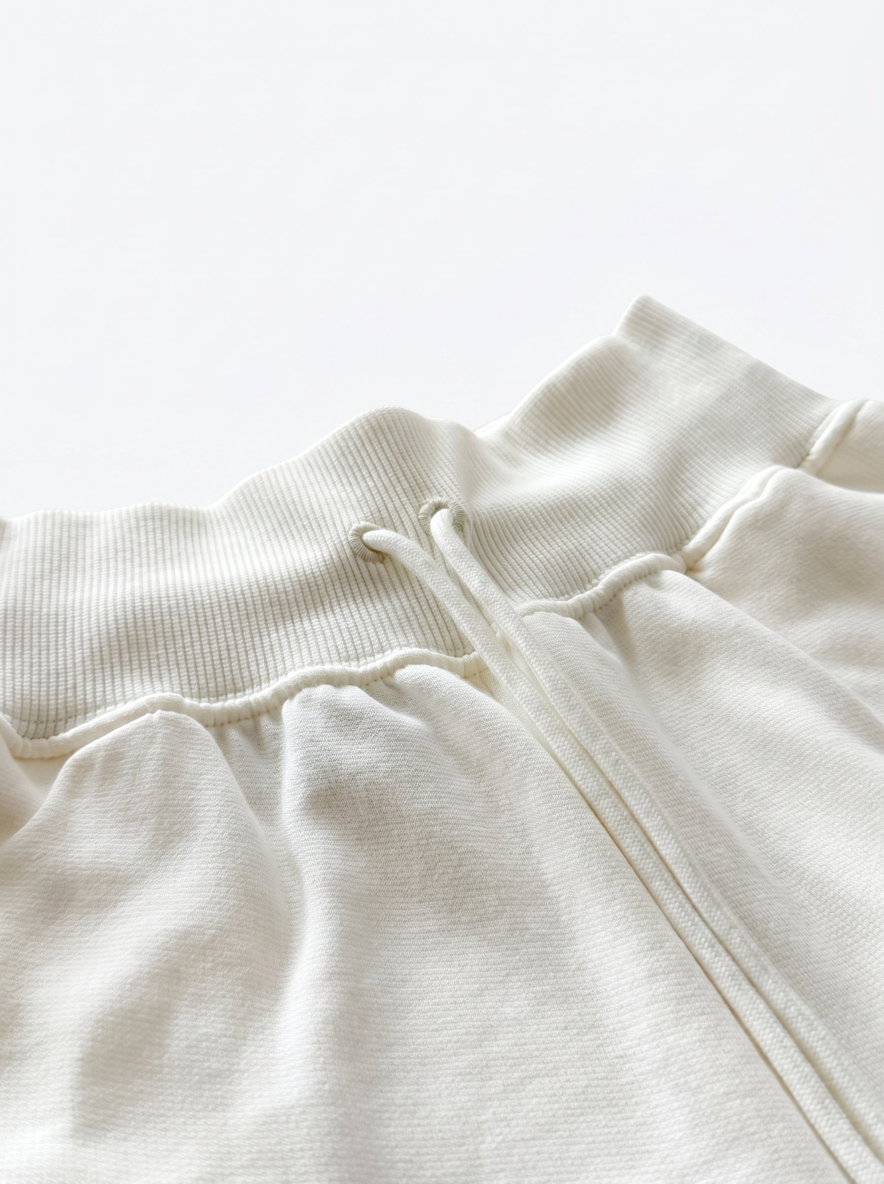 SHORTS PRETINA ANCHA