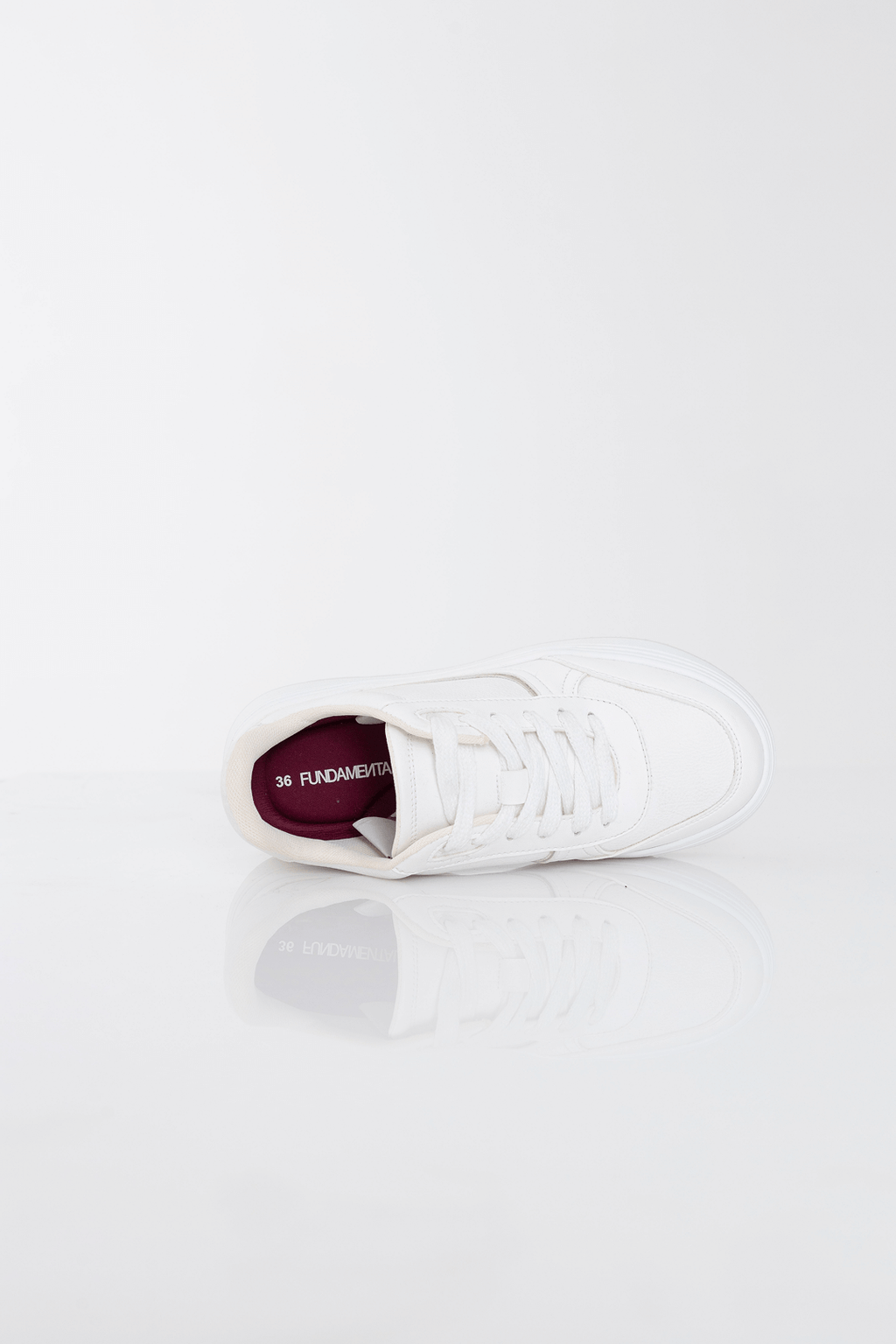 TRIPLE WHITE SNEAKERS