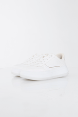 TRIPLE WHITE SNEAKERS